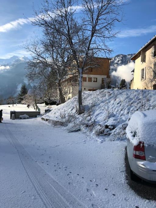 Appartement Rez De Jardin Montee De L'Alpe D'Huez La Garde  Exterior foto