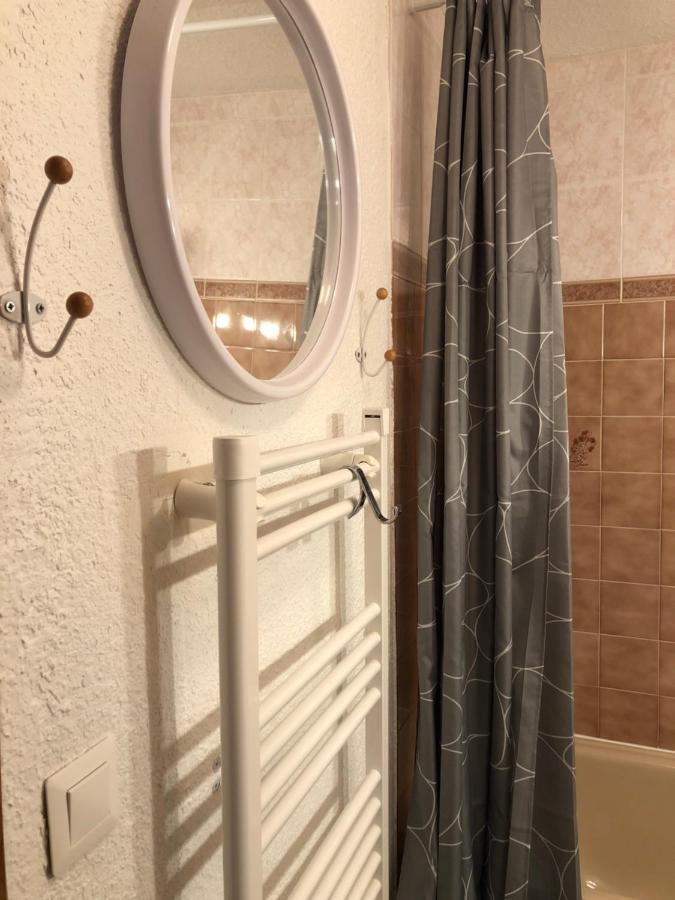 Appartement Rez De Jardin Montee De L'Alpe D'Huez La Garde  Exterior foto