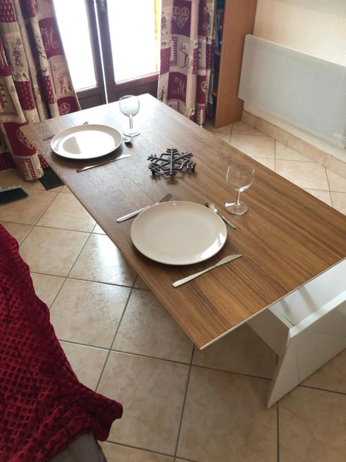 Appartement Rez De Jardin Montee De L'Alpe D'Huez La Garde  Exterior foto
